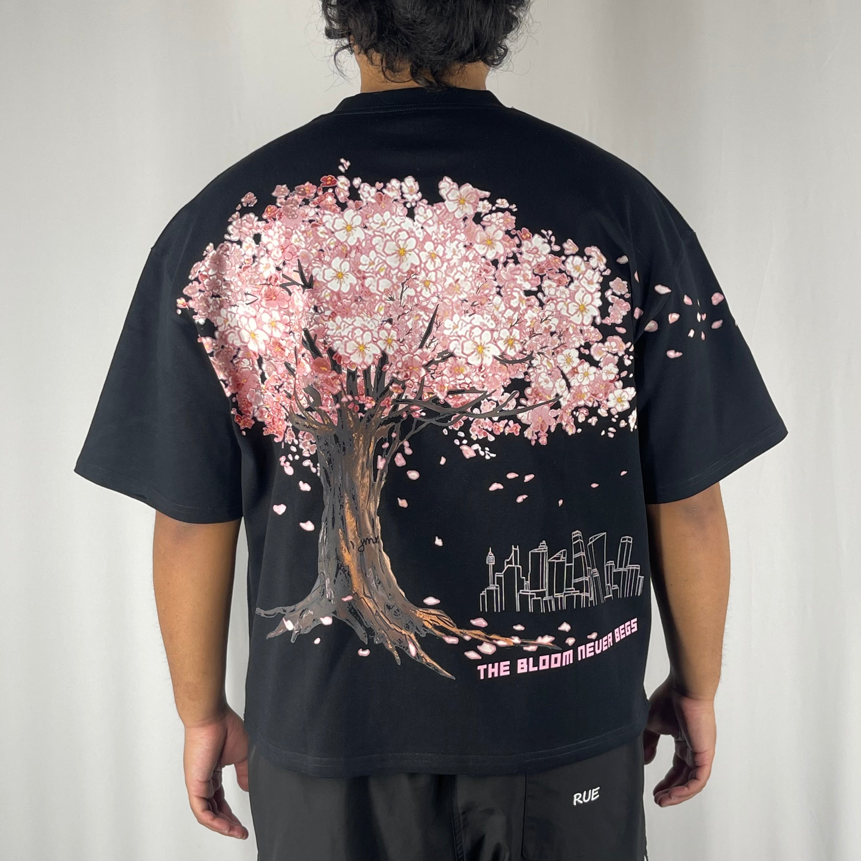 The Bloom Never Begs T-Shirt (Boxy Fit)