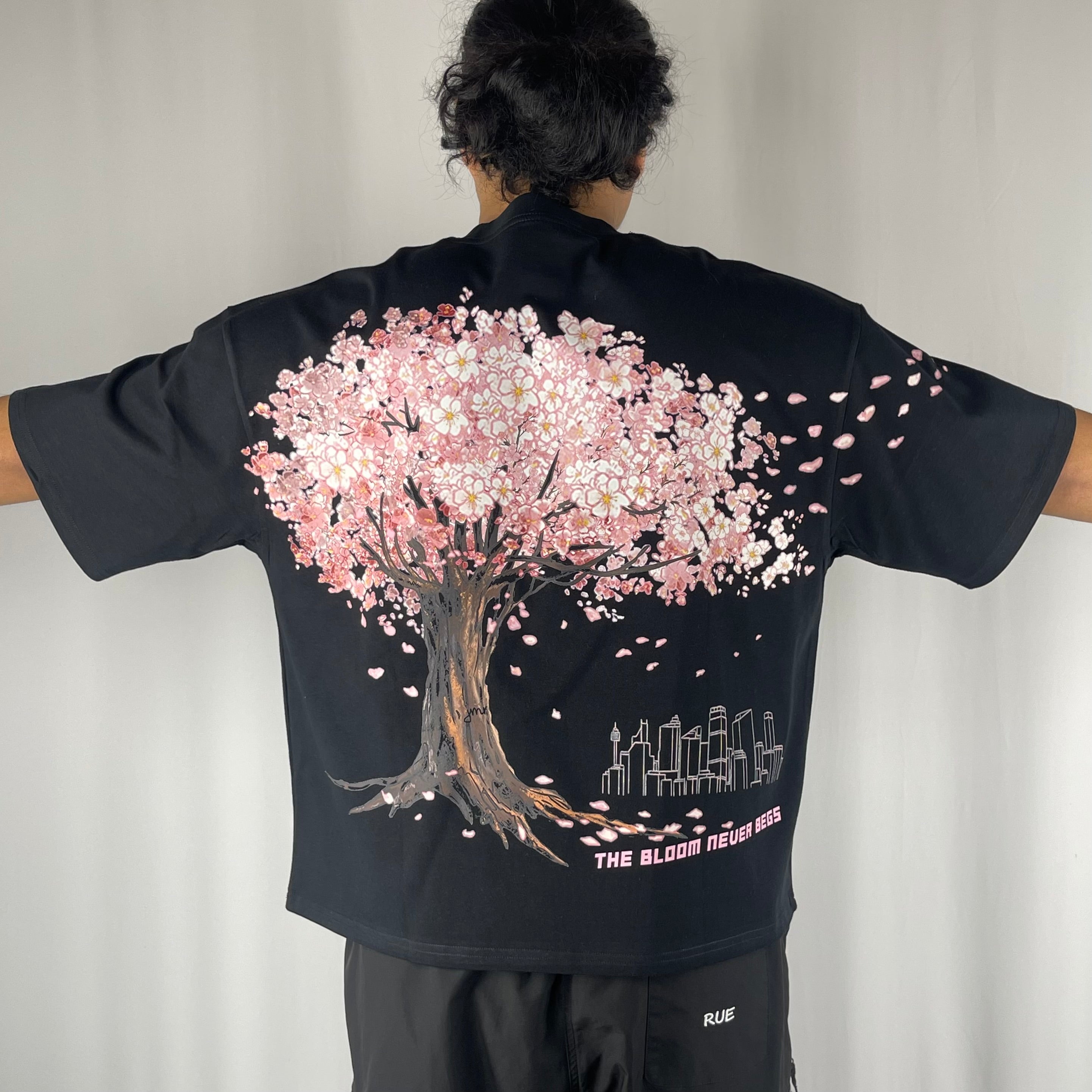 The Bloom Never Begs T-Shirt (Boxy Fit)