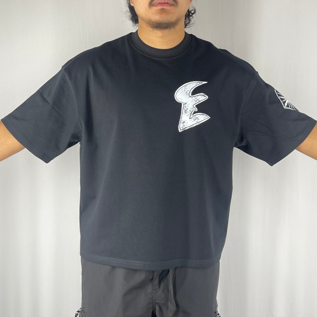 CityEvoke Manifest T-Shirt Boxy Fit front arms wide